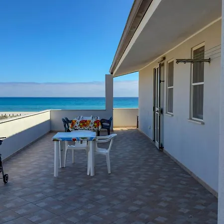 Casa La Cornice Sul Mare アパート *
